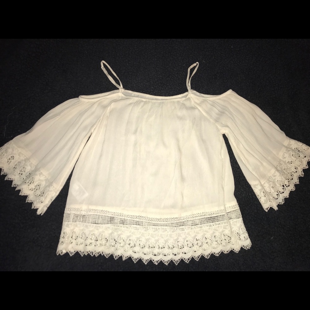 American Eagle off the shoulder top